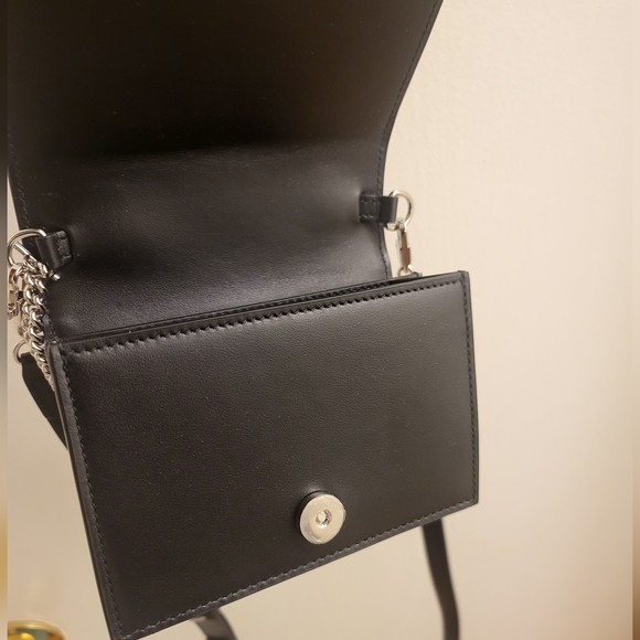 Authentic GG Matellase Mini Messenger Bag - Picture 5 of 13